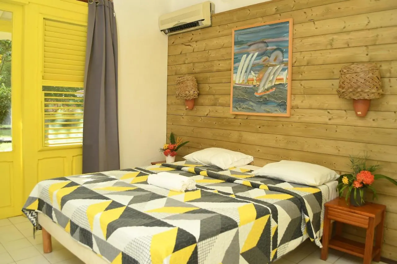 לה טרואז אילט Imperatrice Village - Residence Sur La Plage מלון לה טרואז אילט