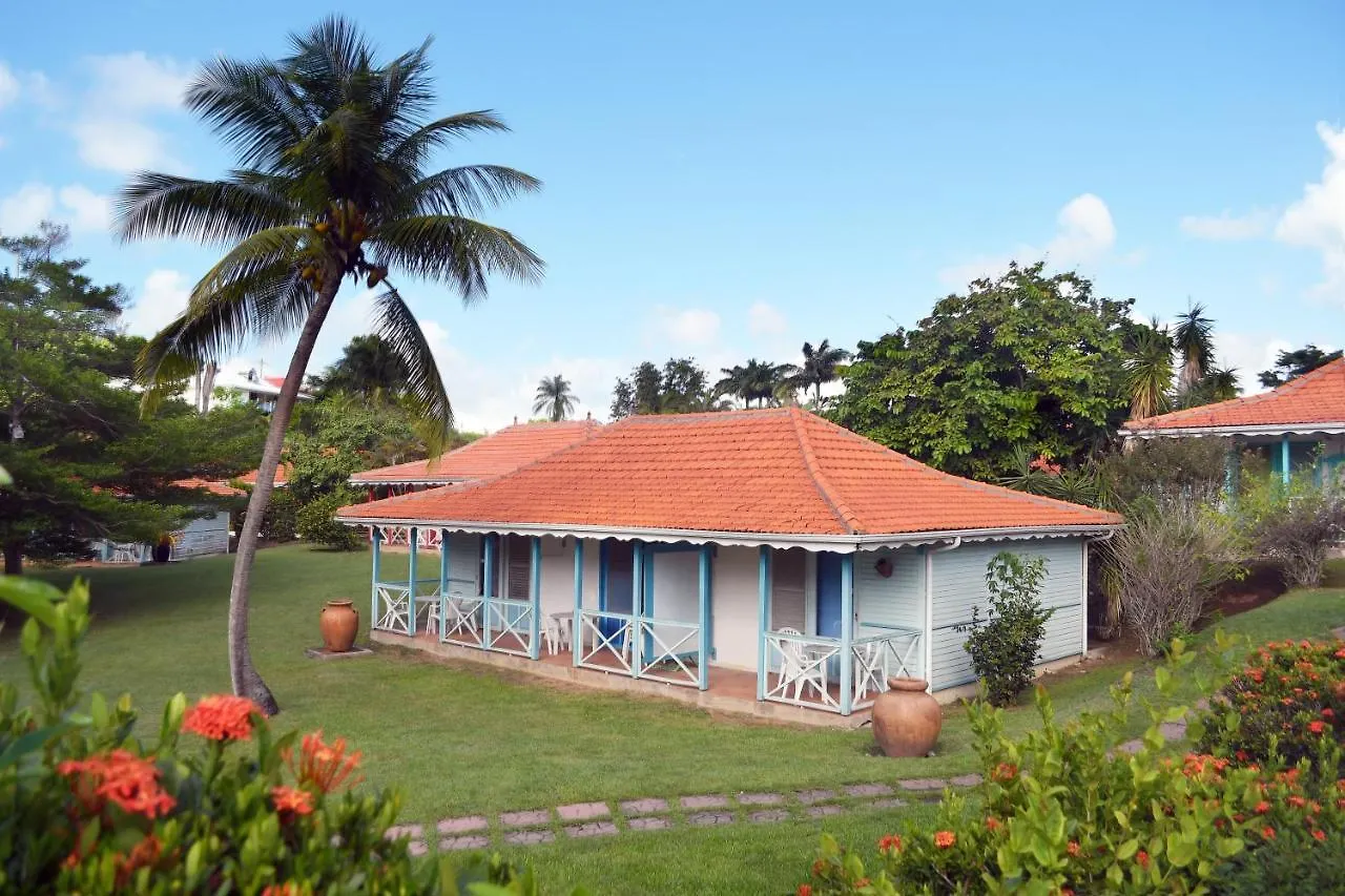 לה טרואז אילט Imperatrice Village - Residence Sur La Plage 3*, לה טרואז אילט מרטיניק