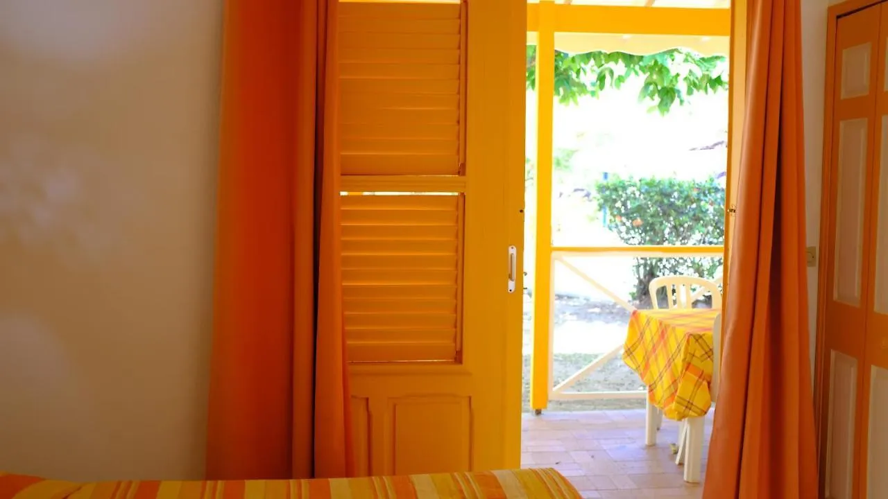 לה טרואז אילט Imperatrice Village - Residence Sur La Plage מלון