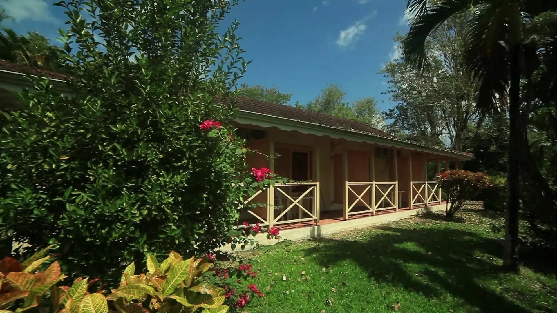 לה טרואז אילט Imperatrice Village - Residence Sur La Plage 3*, לה טרואז אילט מרטיניק